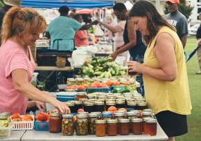 Fall farmers market