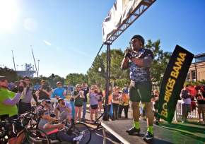 Bo Jackson speaking at Bo Bikes Bama charity bike ride