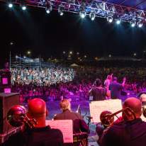 Aretha Franklin at 2015 Jazz Fest in Syracuse, NY Performing on Stage In Front of Full Crowd