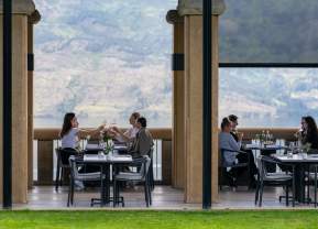 A Weekend Wine Getaway in Kelowna: Curated Itinerary of Wineries & Iconic Estates