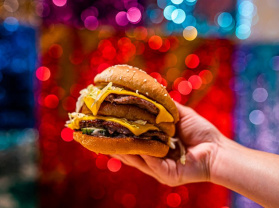 Milwaukee Serving Up Fond Memories of the Roadside Burger Stand