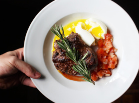 Mo's . . . A Place for Steaks