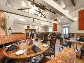 Zees Wine Bar & Grill