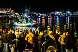 13 Ways to Catch the Christmas on Cape Cod Spirit
