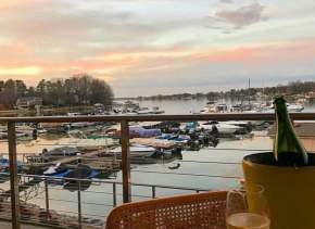 Lakefront Restaurants on Lake Norman