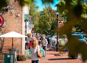 A Car-Free Guide To Enjoying Lake Norman