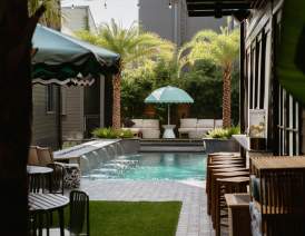 Blackbird Hotel
