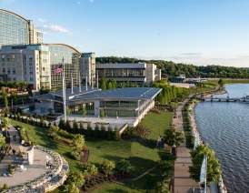Gaylord National Landscape waterfront