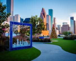 Hoteles en Houston que agregan magia y ahorros a tu temporada decembrina