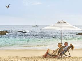 Montage Laguna Beach - Beach Service on Shore