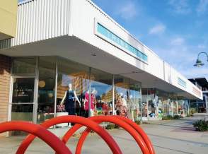 Exploring Palm Springs' Uptown Design District: Vintage Finds, Chic Boutiques, and Modern Style