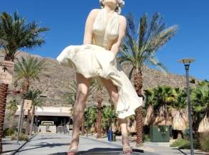 marilyn monroe statue