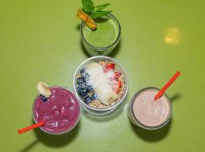 Fresh Juice Bar with smoothies