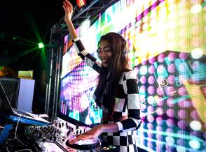 Woman DJ at Hunters