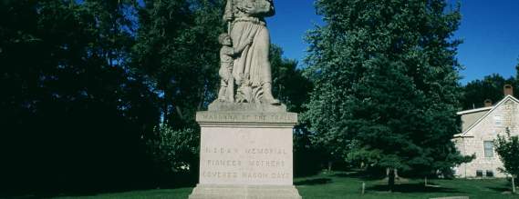Madonna of the Trail statue
