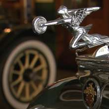 hood_ornament