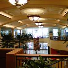 Galleria Mall escalators (low-res)