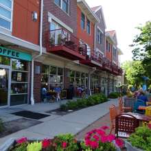 2017-08-16-Colectivo-Outside-02.jpg