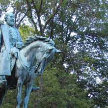 Lake Park - statue