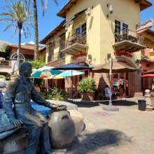 Sony Bono foundtain in downtown Palm Springs