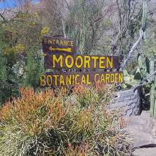 Moortens Botanical Garden sign