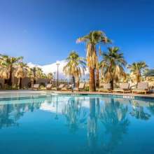 SecheSpa_outdoor pool.jpg