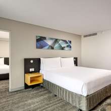 Holiday Inn Perth City Centre