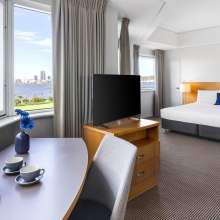 Novotel Perth Langley - Junior Suite with view