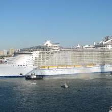 Oasis of the Seas arriving at Port Everglades Nov 13, 2009
