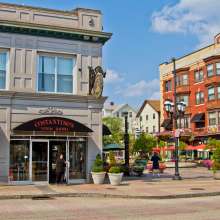Outdoor dining on Federal Hill in Providence, RI