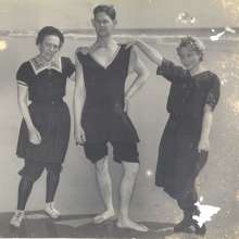Dwight Clapp and bathing beauties 1930's