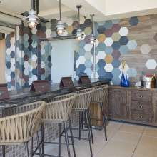 Offshore 9 Bar Decor