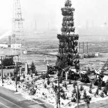 Oil Well X-mas in HB