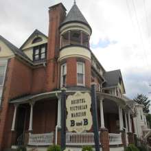 Bechtel Victorian Mansion Bed & Breakfast 20