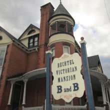 Bechtel Victorian Mansion Bed & Breakfast 23