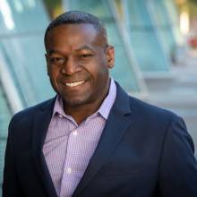Headshot for Visit Phoenix's Lorne Edwards.