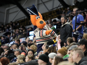 Milwaukee Admirals Crowd with Bosco