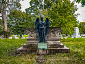 angel statue in cemetery