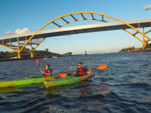 Milwaukee Kayak Company Couple Sunset Hoan