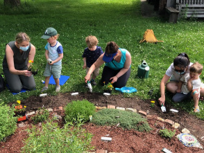 WEDNESDAYS IN THE GARDEN FOR PARENTS & VERY SMALL CHILDREN