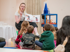 Bilingual Story Time in the Galleries: German