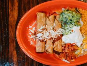 Tres Amigos Flautas Plate