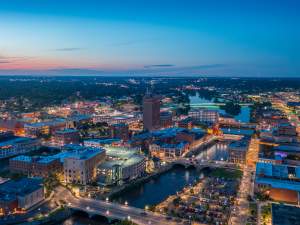 Fall Nights in Aurora: Casinos, Cocktails & Live Entertainment