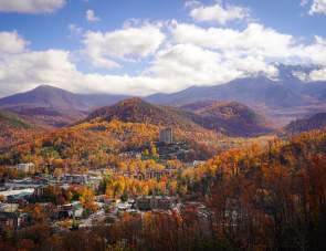 Best Fall Views in Gatlinburg + Where to Eat, Shop & Stay
