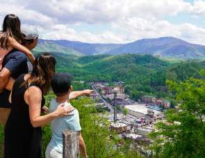 Enjoy a Late Summer Gatlinburg Family Getaway