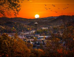 Best Places to See a Sunset in Gatlinburg and the Smoky Mountains