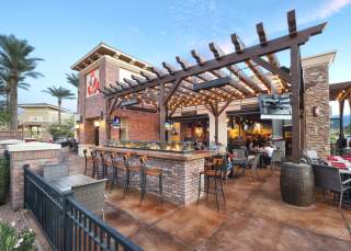 The dog-friendly outdoor patio at Ginger Monkey in Chandler, AZ