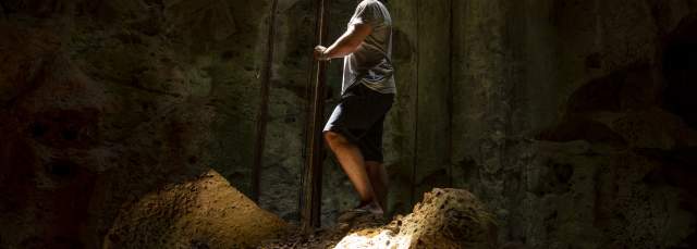 cave explorer