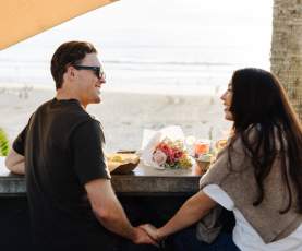 Couple Restaurant Beach Food