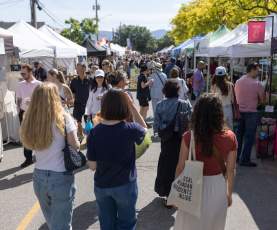 Kelowna Farmers' and Crafters' Market at Landmark District
